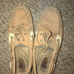 boat shoes
